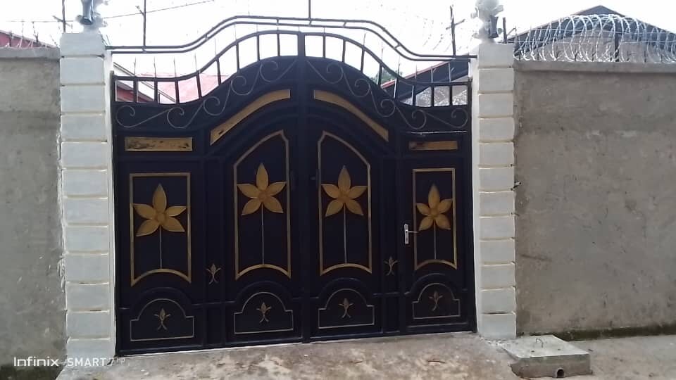 Portail de la Maison Royale